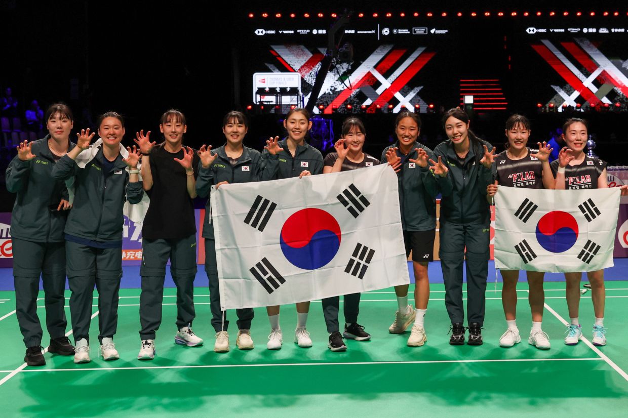 South Korea’s women’s team celebrated their victory after defeating China in the final of the BWF Thomas and Uber Cup Finals 2026 at Forum Horsens. -- Photo: BERNAMA 