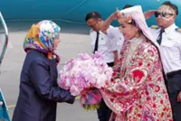 Queen arrives in Uzbekistan for special visit