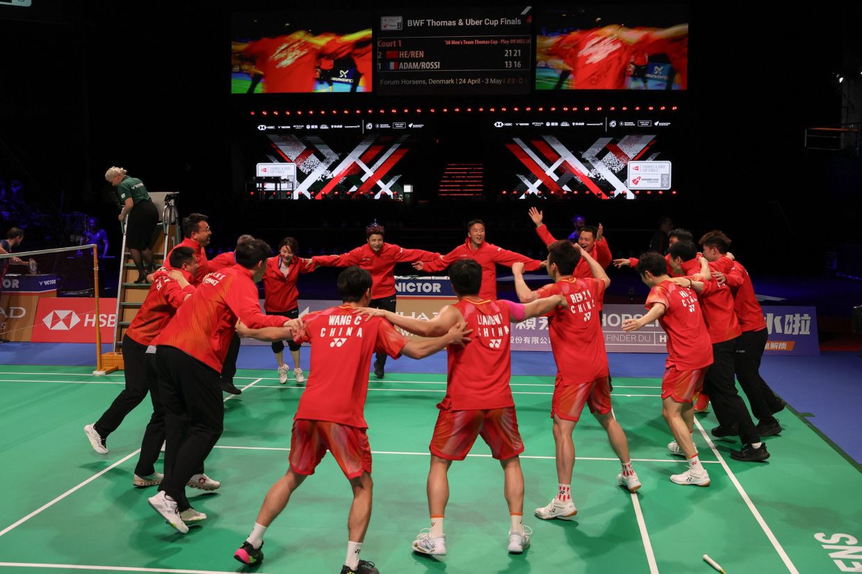 World No. 1 Yuqi was pushed all the way before prevailing 21-16, 16-21, 21-17 against Christo Popov in one hour and 25 minutes to deliver the opening point.