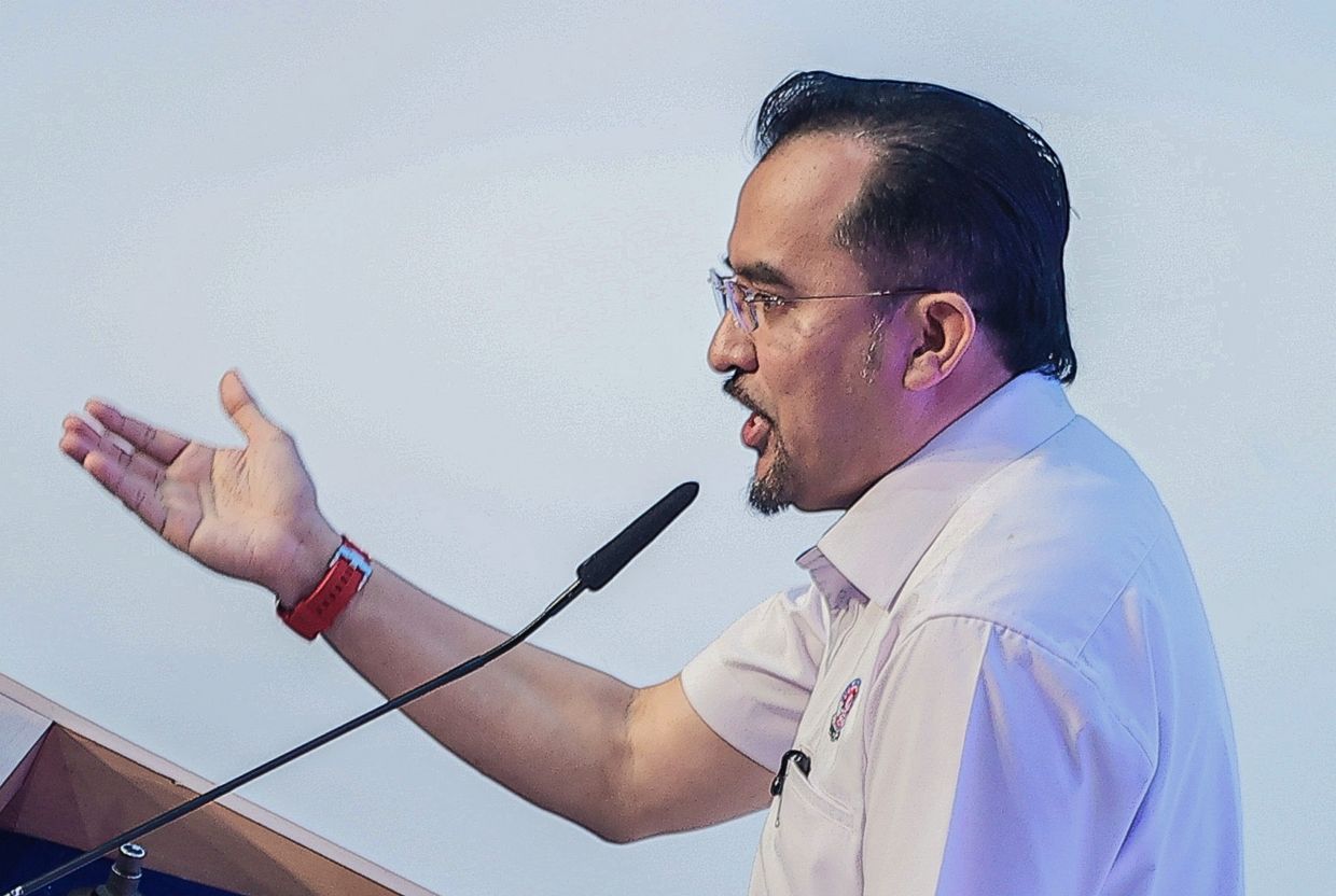 Asyraf said the meeting would be held following a resolution by the party’s political bureau, which called for both sides to engage and resolve matters involving policy and party positions.