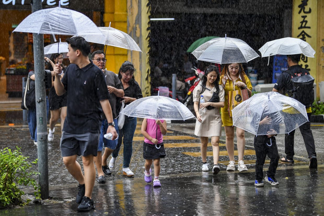Thunderstorms expected to hit most states until 5pm, says MetMalaysia