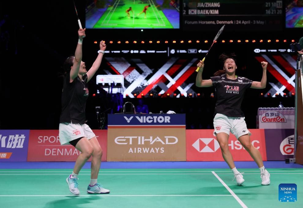Baek Ha Na (R)/Kim Hye Jeong of South Korea celebrate after winning the doubles match against Jia Yifan/Zhang Shuxian of China during the finals between China and South Korea at the BWF Uber Cup badminton women's team championship in Horsens, Denmark, on May 3, 2026. -- Photo: Xinhua/Wu Huiwo