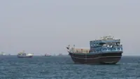 Most Strait of Hormuz shipping at a standstill despite latest US pledge