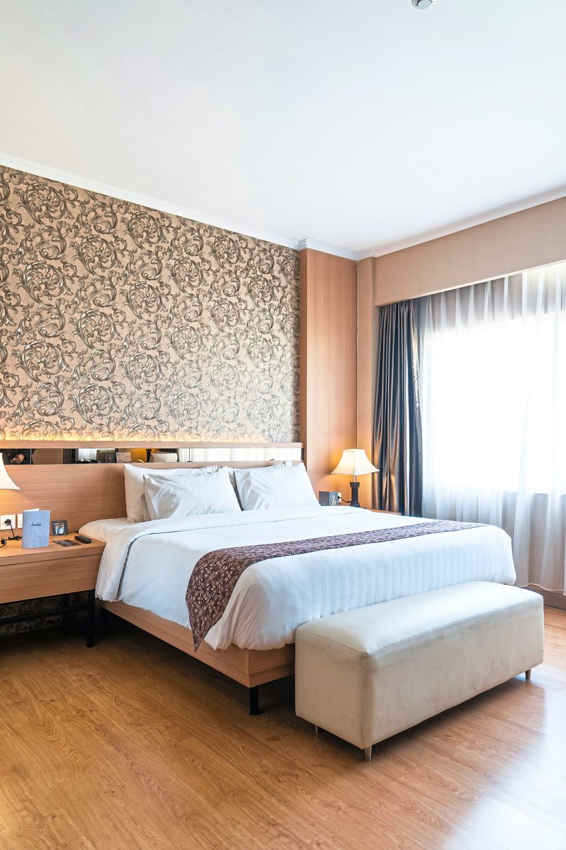 Check under the bed too when inspecting your hotel room.