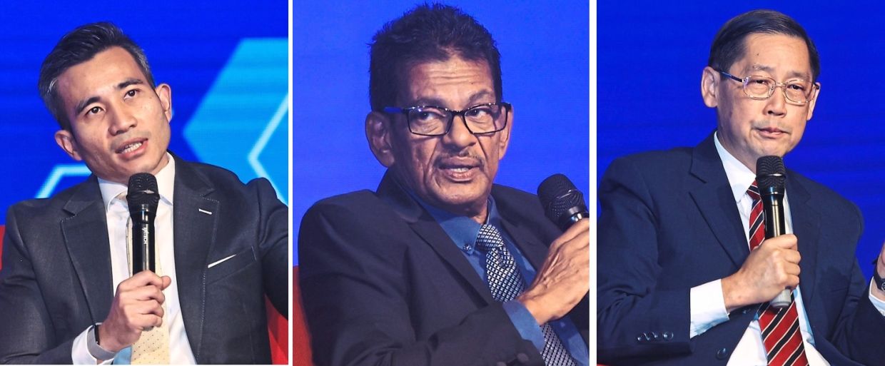 From left: Shahril, Prof Ananda Kumar and Prof Wong during the expert review session following the book launch at TAR UMT. — AZMAN GHANI/The Star