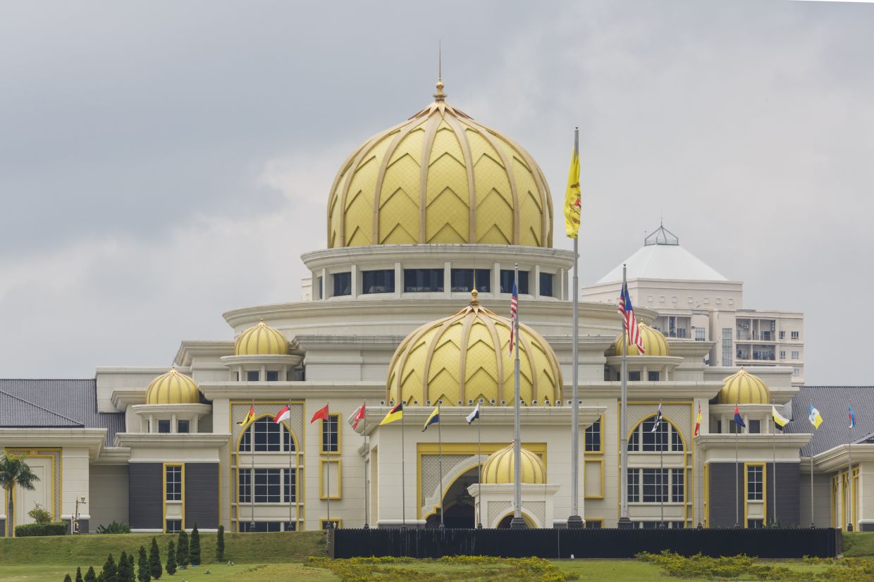 Hari Wesak dan Keputeraan Agong: Majikan Wajib Beri Cuti Bergaji pada 1 Jun