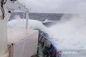 Indonesia has issued a maritime warning over rough seas in multiple regions, with waves forecast to reach up to four metres through Friday.