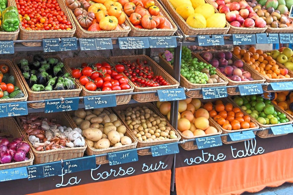 A few small changes to how you store fruits and vegetables can have big benefits for the planet – and your wallet.