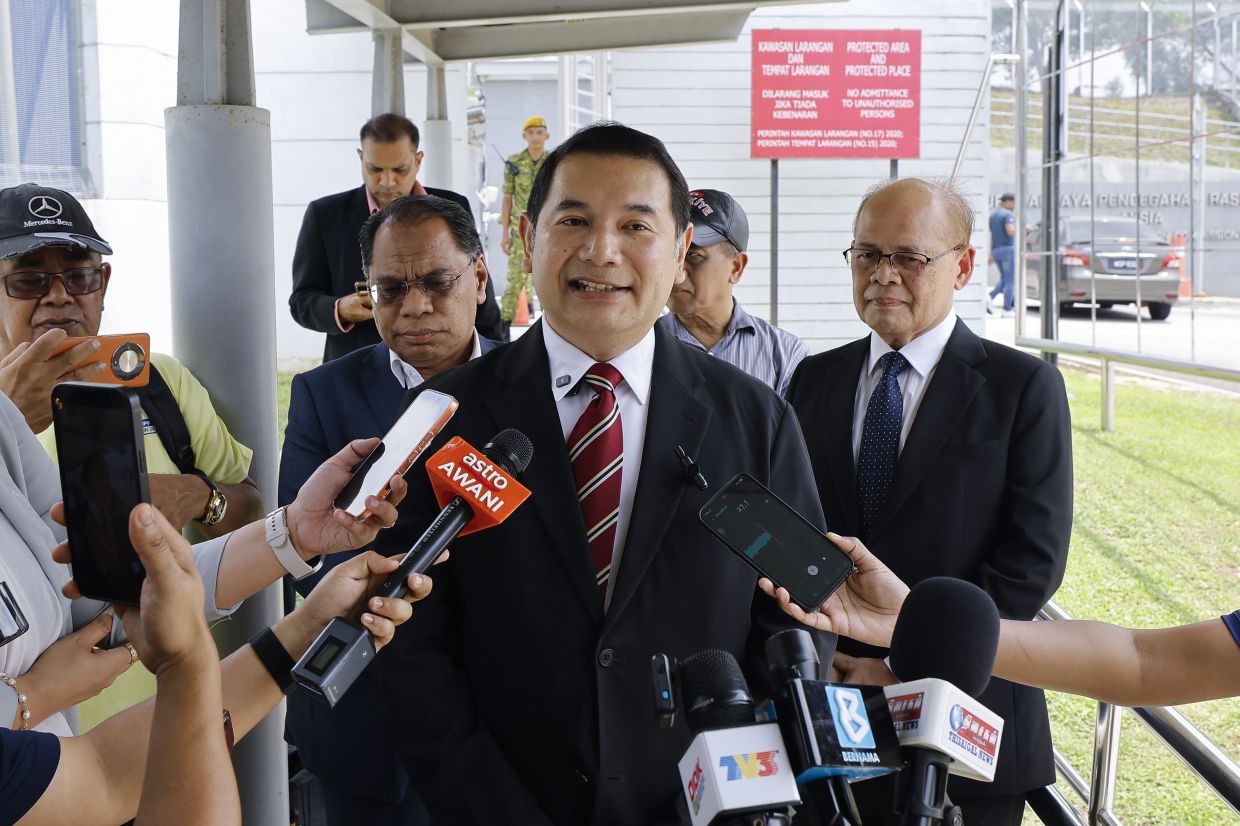 Datuk Seri Rafizi Ramli claims that all matters concerning documentation and agreements related to the RM1.1bil investment with Arm Holdings were handled in an orderly manner and fully complied with established procedures.