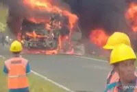 Bus-tanker crash in South Sumatra leaves 16 dead (update)