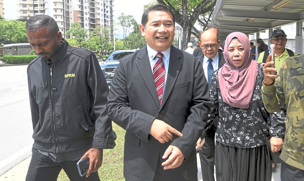 Rafizi arrived at the MACC headquarters at 1.50pm yesterday to continue giving his statement for the third day.