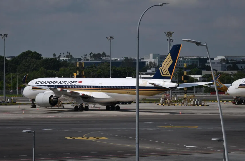 Singapore Airlines Flight Diverted to Batam Amid Severe Weather — image 1