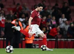 Soccer-No room for sentiment as Rice targets Arsenal win at West Ham