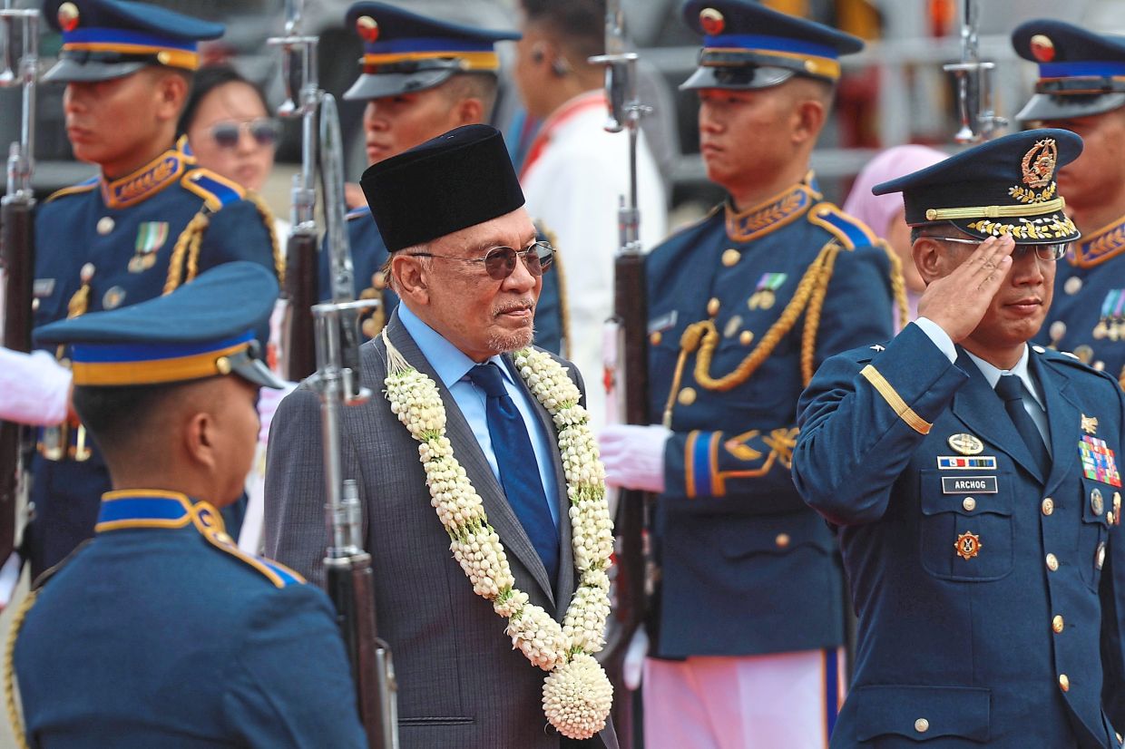 As the world faces an energy supply crisis, climate change and economic uncertainty, Asean must have a bold and an integrated approach to deal with these challenges, says Datuk Seri Anwar Ibrahim.