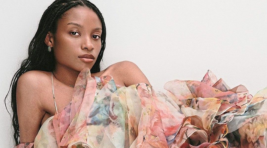 From sculptural blooms to painterly prints, here’s how to wear florals for 2026.