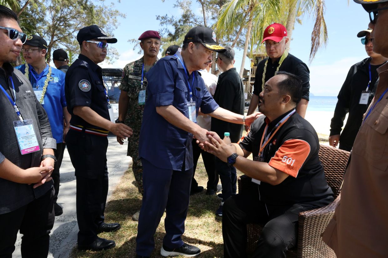 Cameraman injured while covering Sabah CM in Semporna