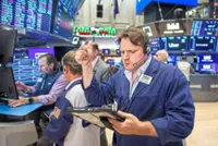 Strong US profits drive stocks to record highs