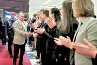 King arrives in Moscow