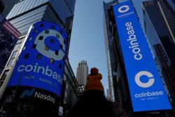 Coinbase logs second straight quarterly loss as crypto trading momentum fades