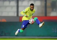 Soccer-Messi backs Neymar's inclusion in Brazil's World Cup squad