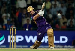 Cricket-Allen ton flattens Delhi, boosts Kolkata's playoff chance