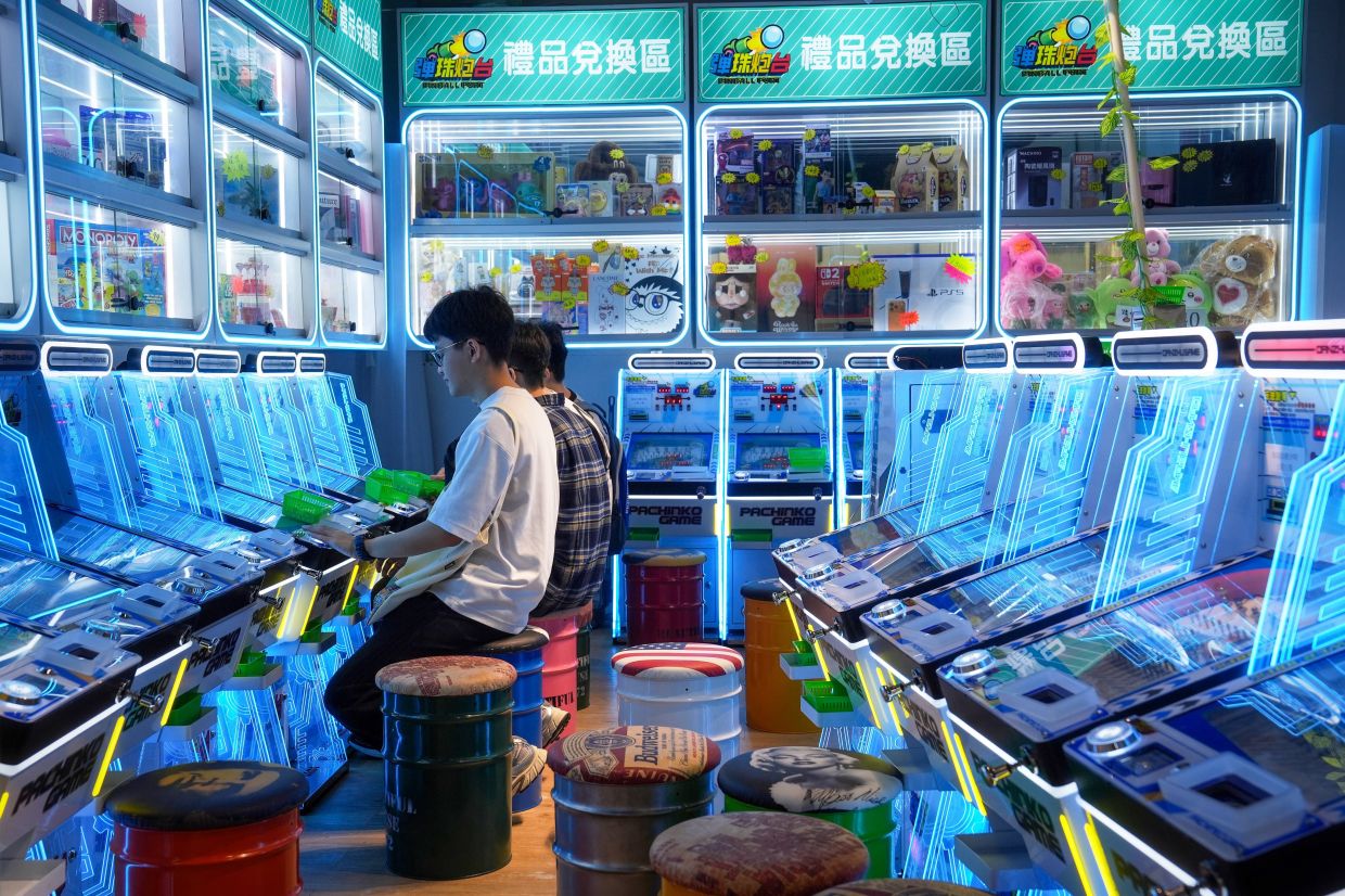 The Home and Youth Affairs Bureau earlier this week proposed amending the city’s gambling laws to require an amusements with prize licence for every individual machine, citing addiction risks associated with prize-based games.
