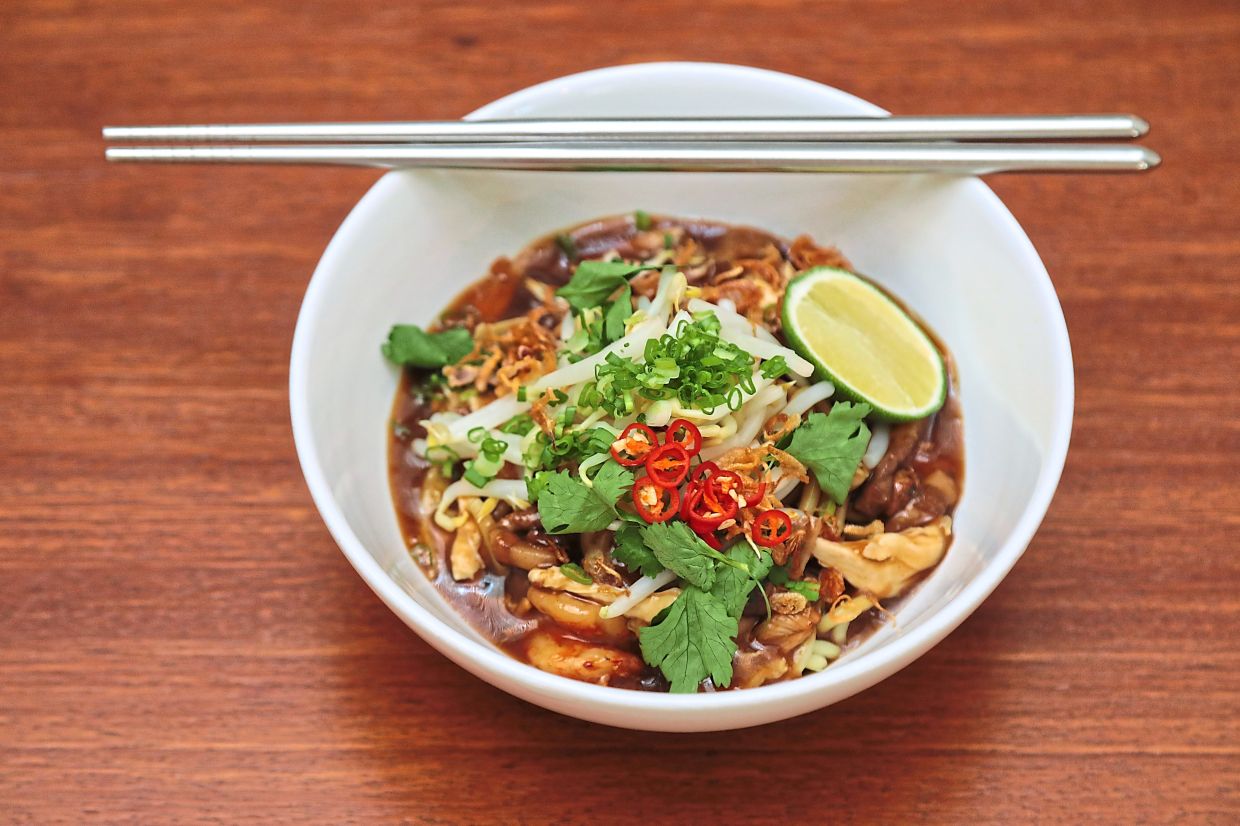Terengganu lor mee is a rarely-seen heritage Terengganu Hokkien dish that Lay Choo learned how to make after her mother passed away.