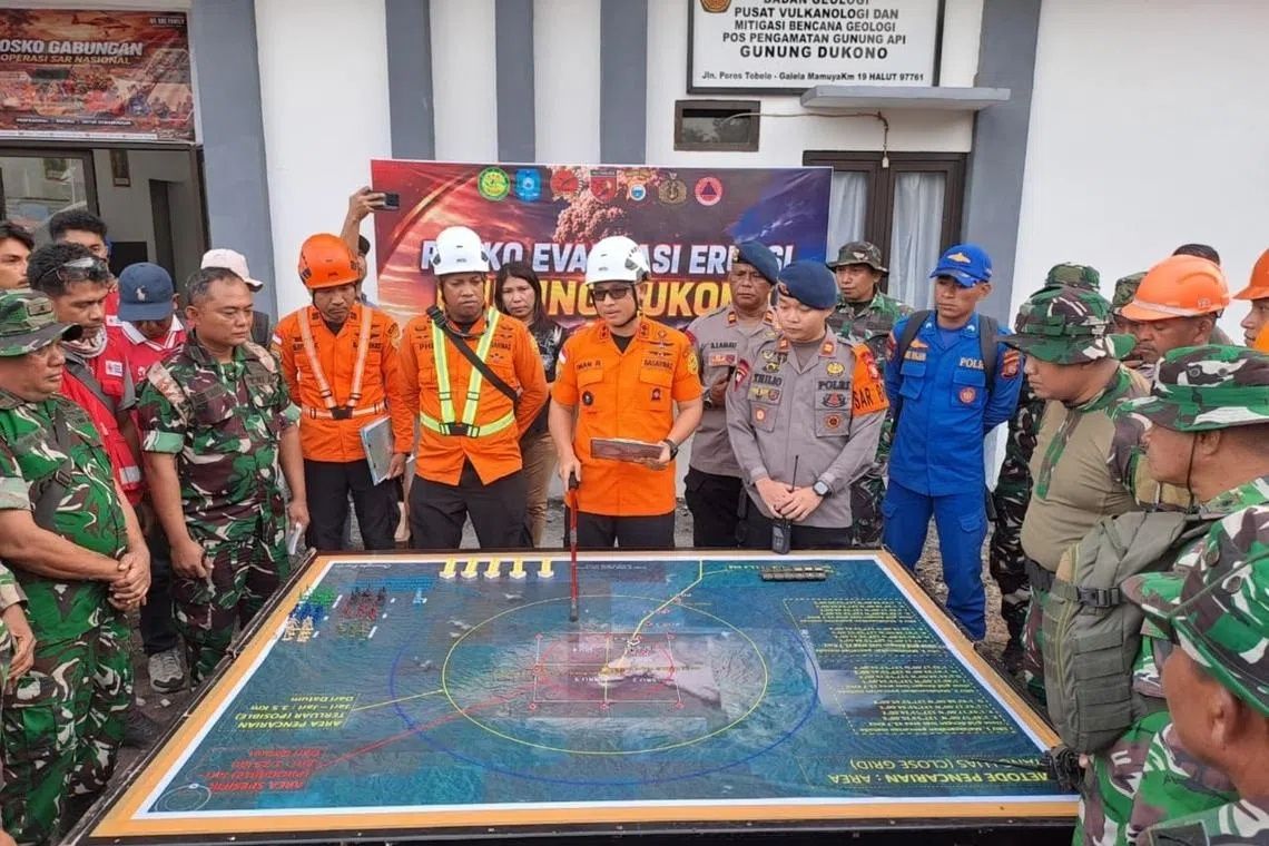 Indonesian search teams resumed efforts on May 10 to locate two Singaporean hikers near the summit of Mount Dukono. -- PHOTO: BASARNAS