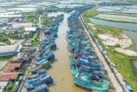 Rising fuel prices strand hundreds of fishermen
