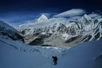 Nepal issues record 492 climbing permits for Everest