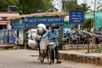 Too hot to work, too poor to stop: How insurance protects India’s informal workers during heatwaves