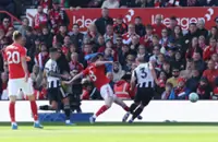 Soccer-Nottingham Forest strike late to grab precious point against Newcastle