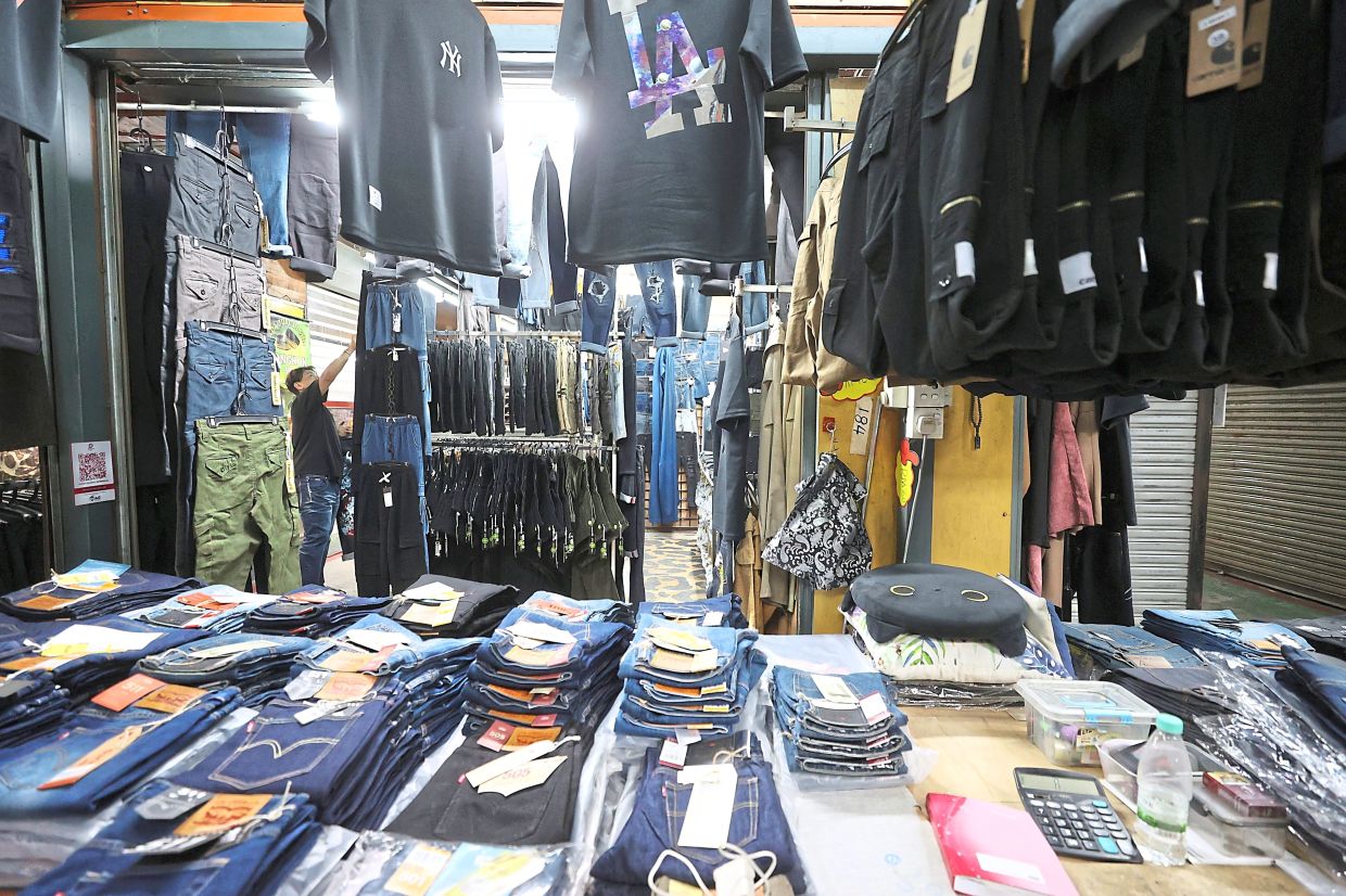 Streetwear Uptown Shah Alam has long been the go-to spot for bargain hunters and night owls.