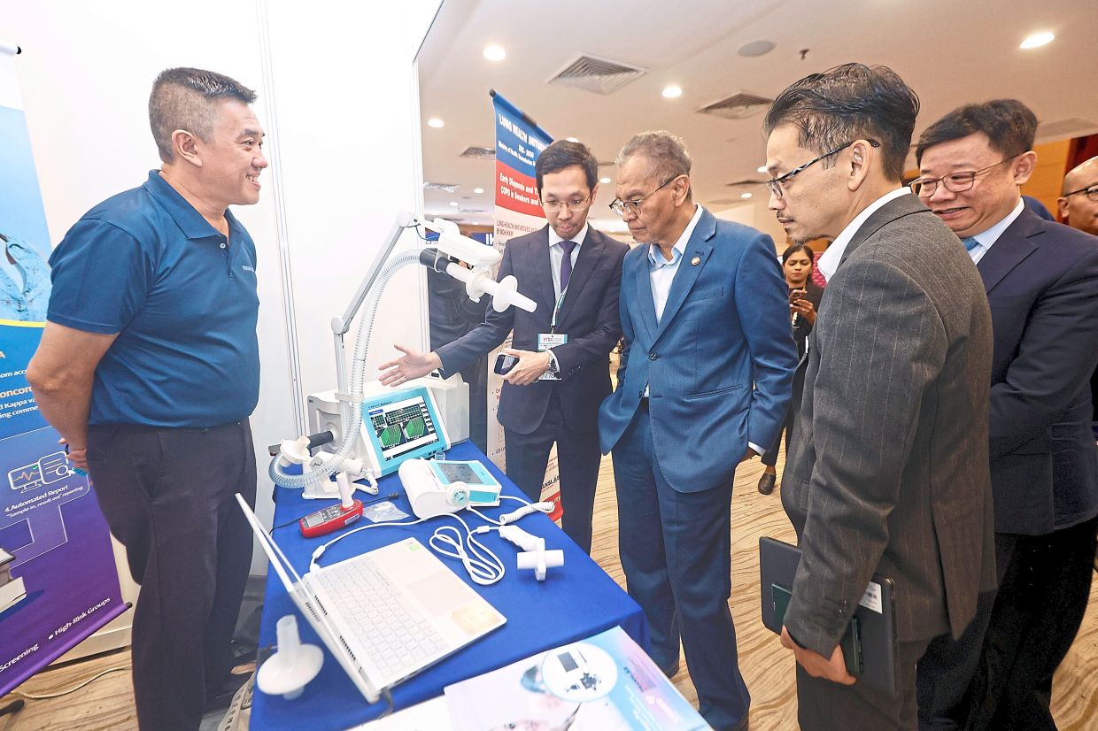 The government will not allow nicotine addiction to be repackaged as a trendy lifestyle to lure young people, says Dzulkefly Ahmad.