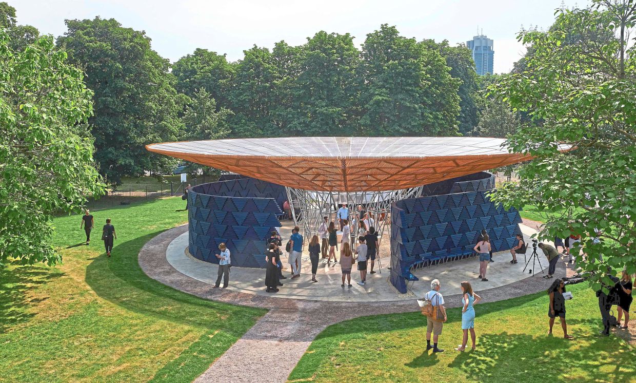 The newly installed Serpentine Gallery Pavilion by Kere.