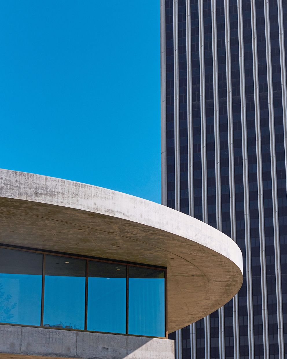 A detail of the curving concrete housing the Los Angeles County Museum of Art.