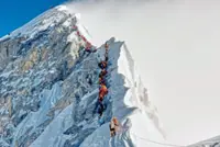 Everest set for crowded summit season