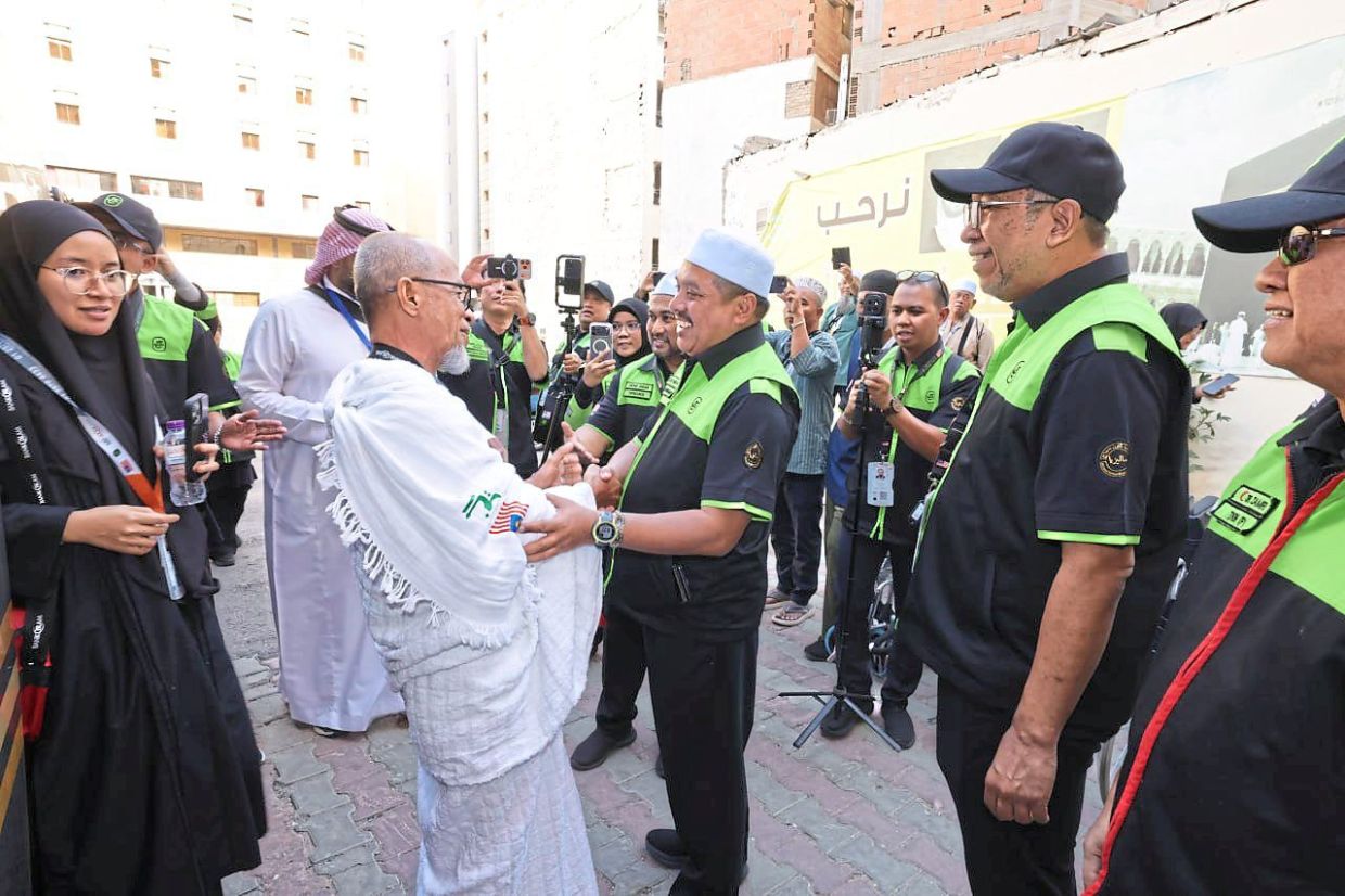 Head of the Malaysian haj delegation, Mohd Hisham Harun, sta­ted that the operation involved 74 flights which have landed at the airports in Madinah and Jeddah to date.