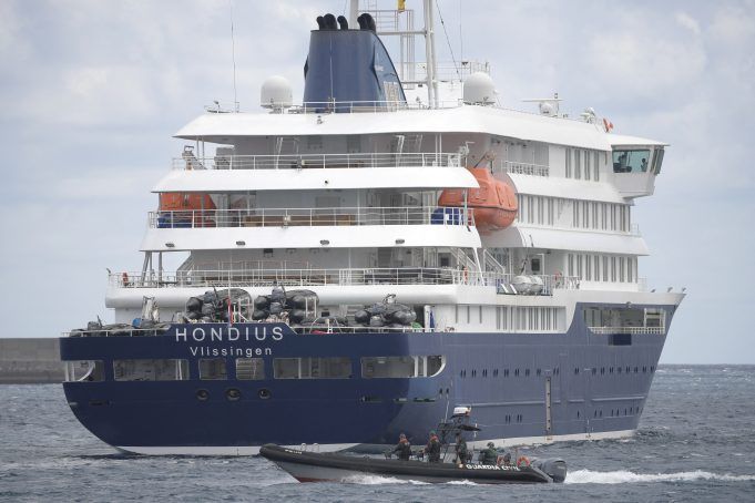 Hantavirus ship heads to Netherlands after passengers flown home