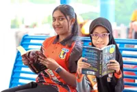 Young book lovers promote literary escape