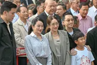 Thaksin released early from prison