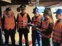 Vietnam hands over rescued fishermen, vessels to Chinese authorities