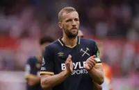 Soccer-Czechs lean on experience for World Cup return