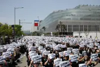 Samsung Elec union threatens to walk out of pay talks if no mediation proposal