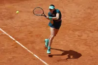 Tennis-'No expiration date for ambition and dreams': Cirstea powers into Rome semis