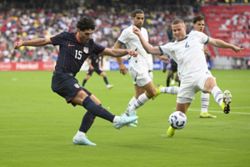 Soccer-Atletico's US midfielder Cardoso to have surgery, doubtful for World Cup