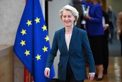 Von der Leyen: EU considering social media 'delay' for children