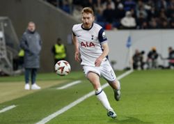 Soccer-No joy for Kulusevski as Potter announces Sweden World Cup squad
