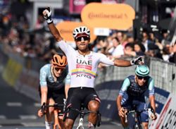Cycling-Narvaez powers to Giro stage four win, Ciccone in the pink