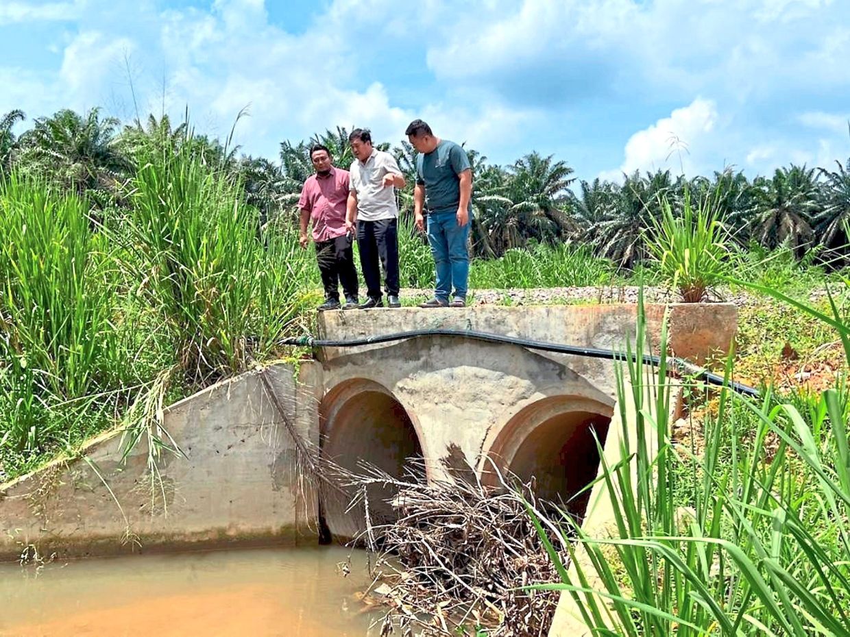 Cracks reappear on Segamat bridge culvert